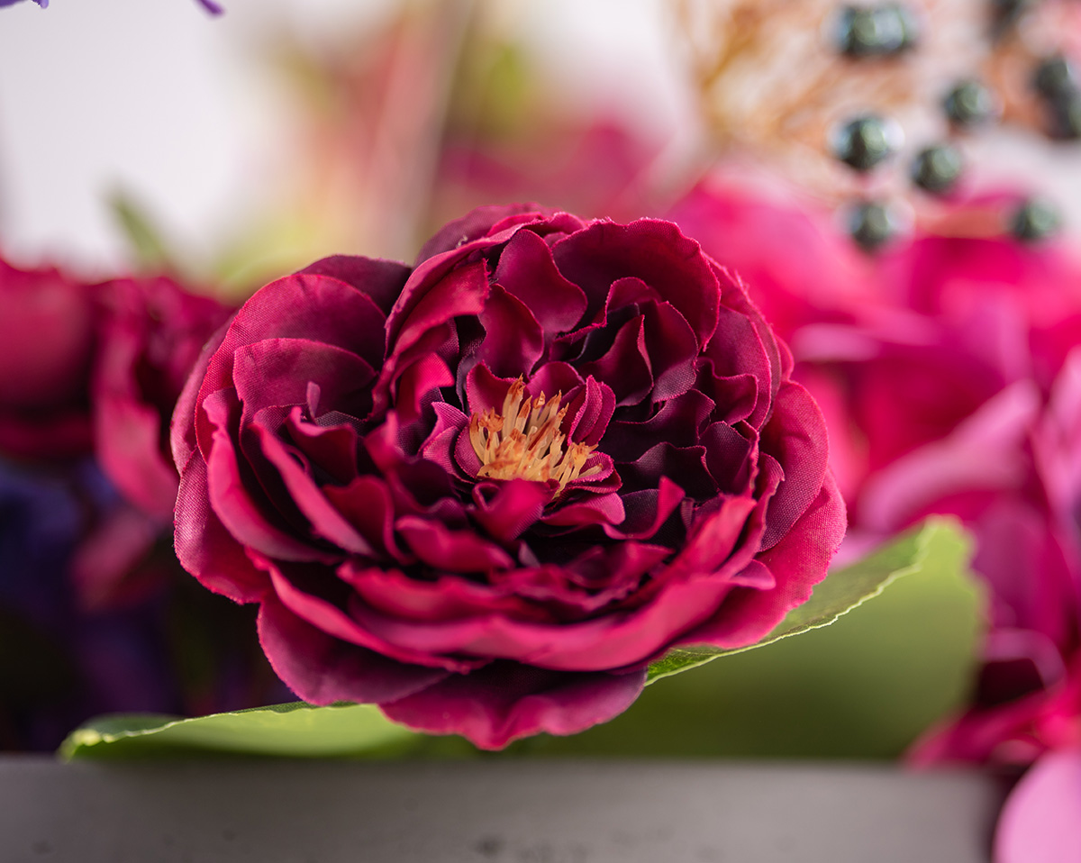 BERRY BLUE | Gesteck aus lila Kunstblumen