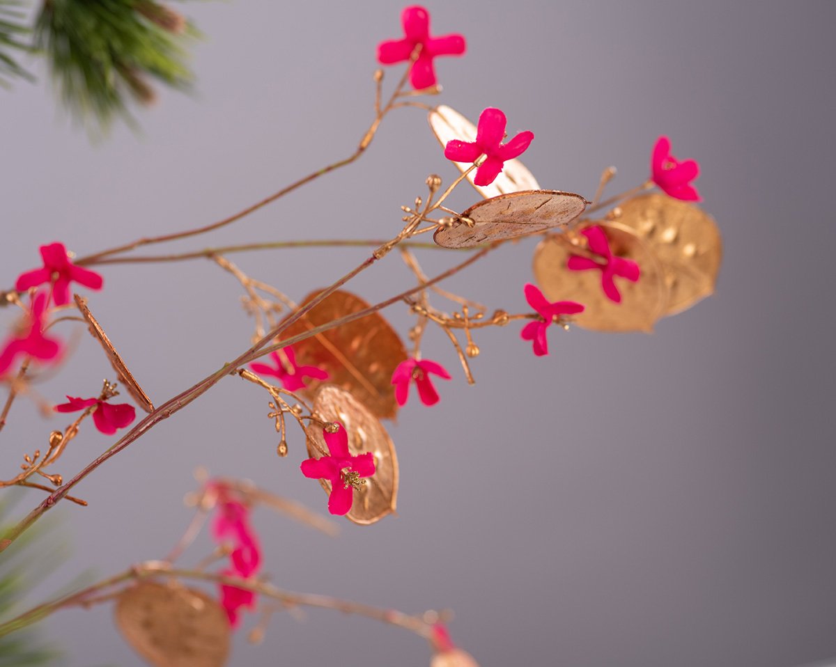 FANTASY | Gesteck mit weihnachtlichen Kunstblumen 