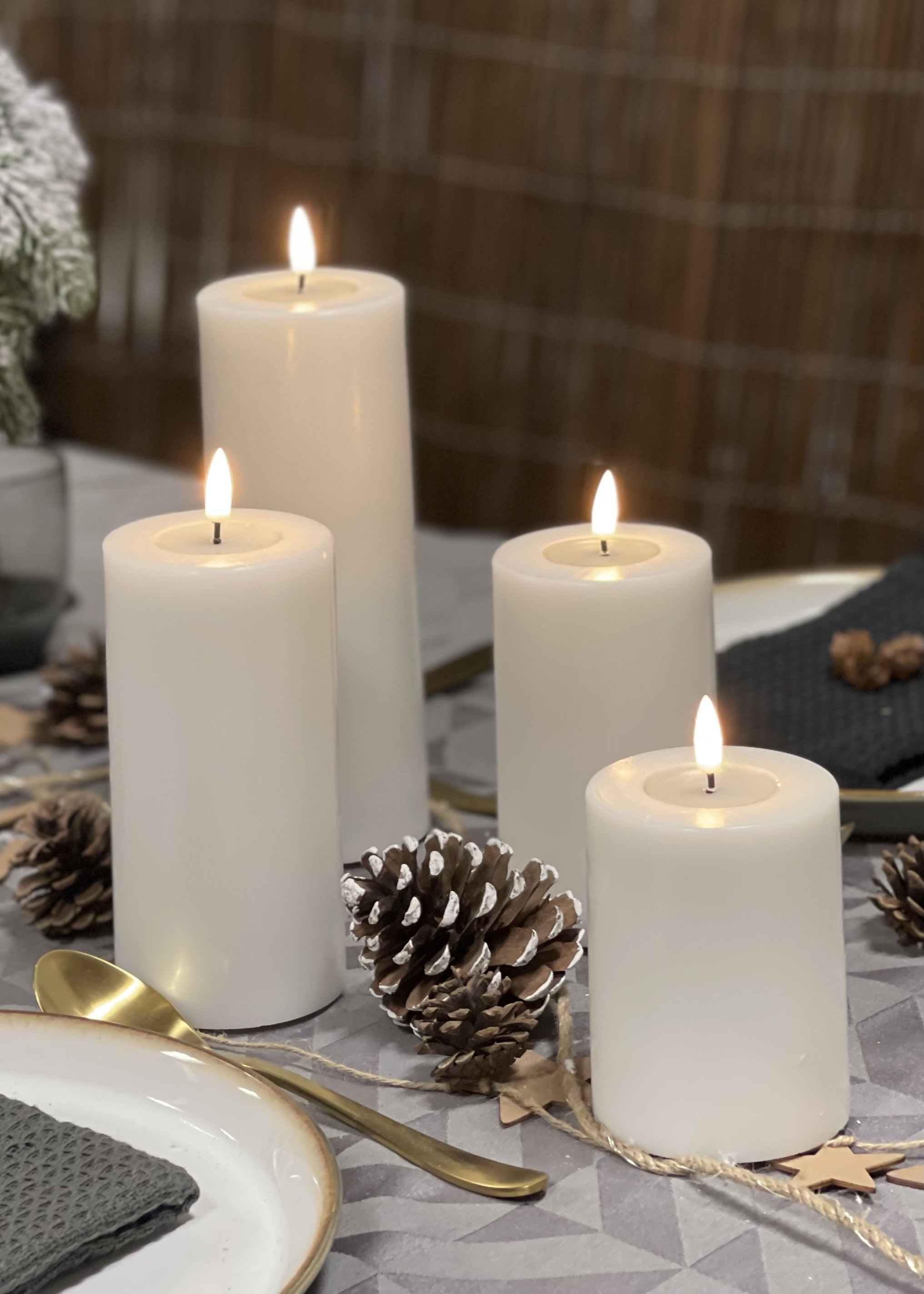 2er Set LED STUMPENKERZE Creme, (7,5 x 15 cm)  | DELUXE HOMEART 