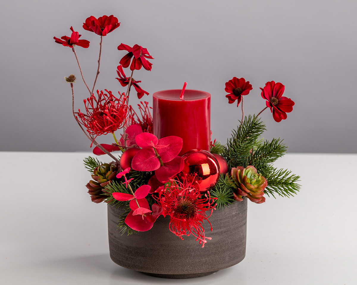 SWEET COSMEA | Rotes Weihnachtsgesteck 