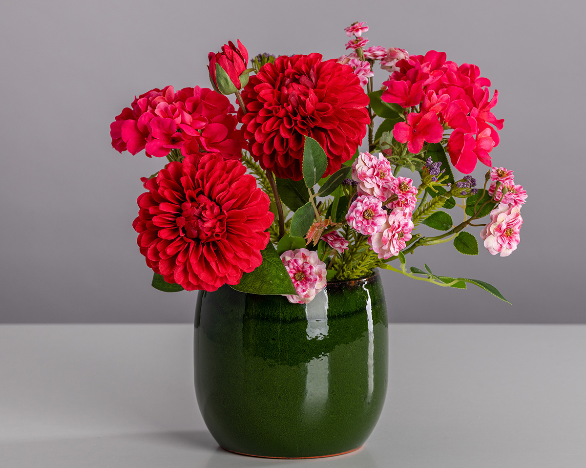MUM | Gesteck aus roten Kunstblumen